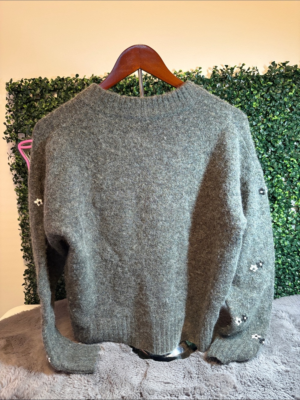 Madewell Olive Green Half-Zip Sweater with White Floral Embroidery Size Small - Picture 2 of 3